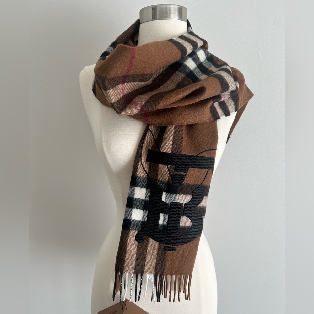 Burberry Embroidered Rabbit Check Cashmere Scarf - Picture 3 of 11